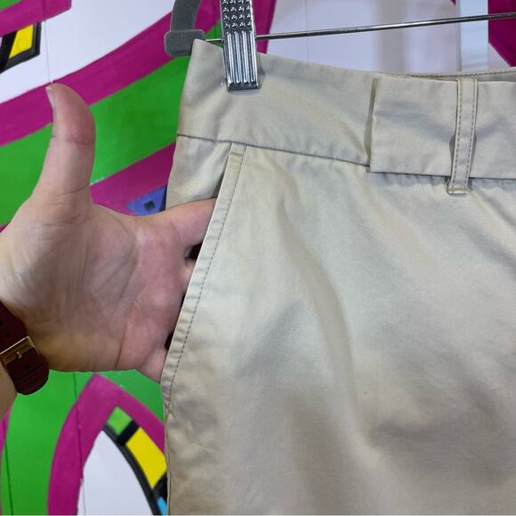 Eddie Bauer, Vashon Fit Khaki Capris. Size 6. In excellent condition! - Picture 2 of 6